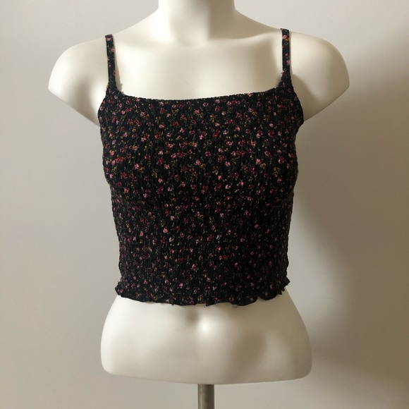 Bundle of cute tank tops - Picture 3 of 4